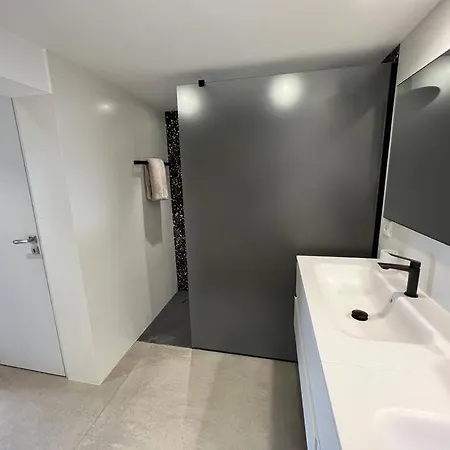 Avec Vue Et Piscine Villa