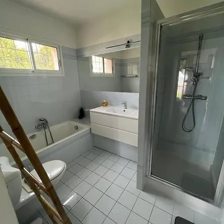 Avec Vue Et Piscine *